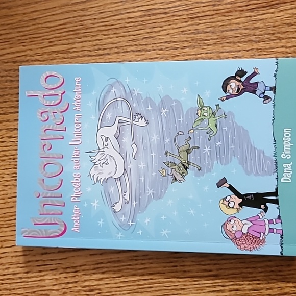 Phoebe and Her Unicorn Adventure Books, bundle 14 books, by Dana Simpson - Picture 15 of 16